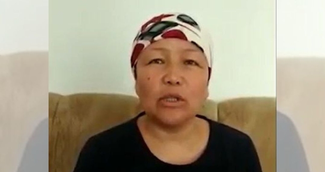 Sayragul Sauytbay. (Captura de tela: YouTube/Gesellschaft für bedrohte Völker)