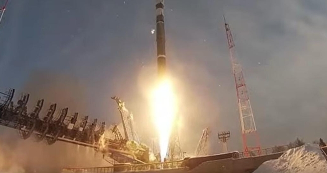 Lançamento de foguete na Rússia. (Captura de tela: YouTube/CBS Mornings)
