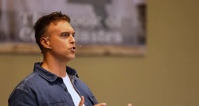 Joshua Broome. (Foto: Reprodução/YouTube/Joshua Broome)