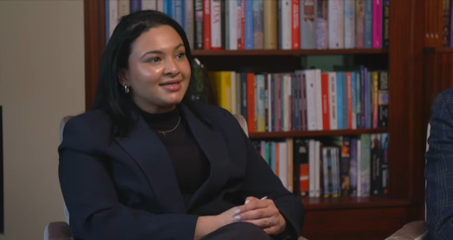 Mariam Atya deixou o islamismo e hoje serve a Jesus. (Captura de tela/YouTube/Hour of Power Nederland)