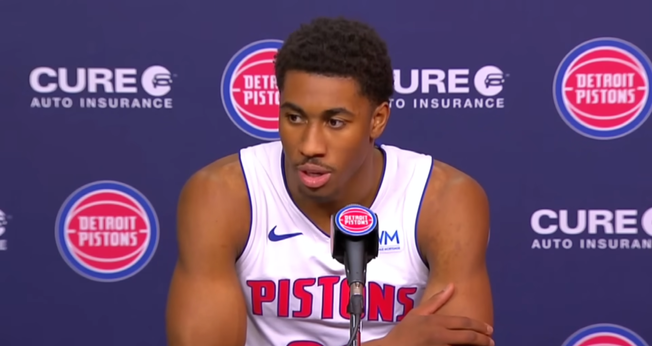 Jaden Ivey do Detroit Pistons. (Foto: Reprodução/YouTube/Hoops Postgame).