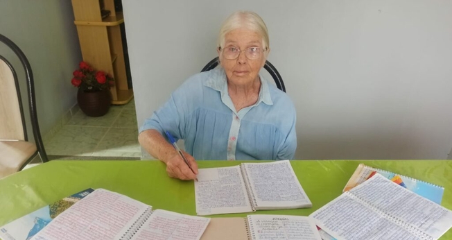 Maria Guilhermina Buecker Büger levou três anos para copiar as Escrituras. (Foto: CPAD News).