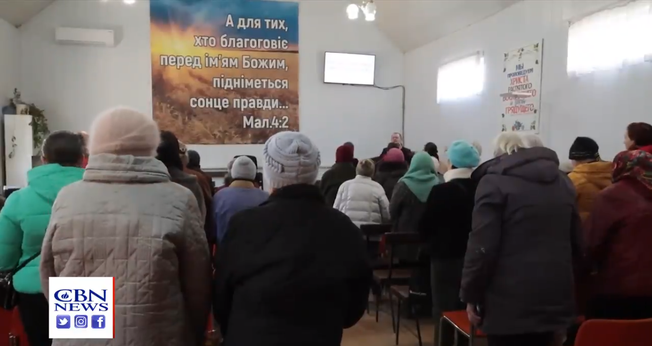 A Igreja Antonivka cresceu em meio a guerra. (Foto: Reprodução/CBN News).