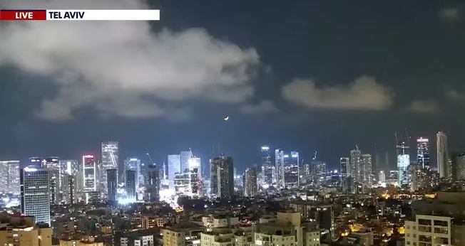 Imagens de Tel Aviv. (Captura de tela/YouTube/LiveNOW da FOX)