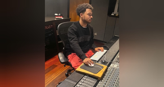 William Felton foi tocado pela Palavra de Deus. (Foto: Instagram/William Felton).