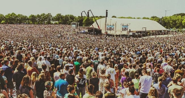 Conferência de Pentecostes Opwekking reuniu uma multidão. (Foto: Instagram/Youth.Opwekking).