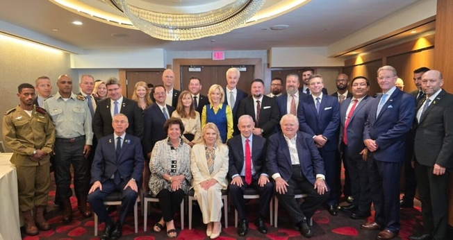 O primeiro-ministro israelense, Benjamin Netanyahu, se reuniu com líderes cristãos evangélicos em Washington, em 23 de julho de 2024. (Foto: Amos Ben Gershon/Gabinete de Imprensa do Governo).