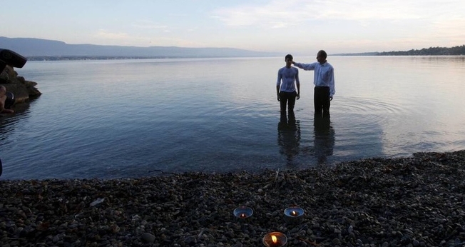 Batismos são proibidos no Lago de Genebra. (Foto: Réseau Évangélique Suisse).