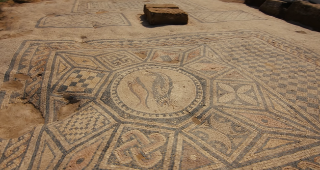 O Mosaico de Megido. (Foto: Reprodução/YouTube/Museum of the Bible)