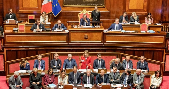 Giorgia Meloni participa de sessão no Senado italiano na terça-feira, 15 de outubro. (Foto: Instagram/Senato Italiano)