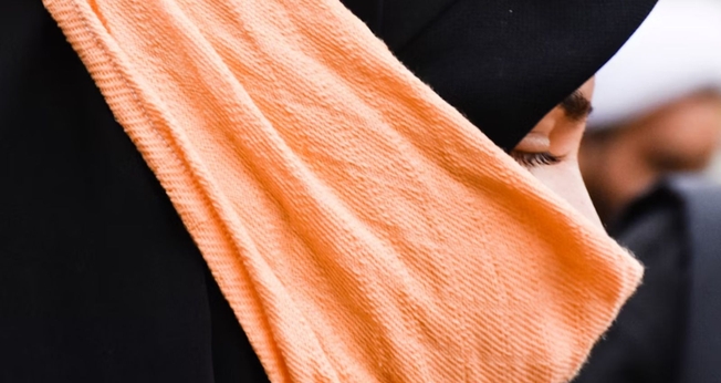 O Talibã está excluindo mulheres e meninas de quase todos os aspectos da vida pública. (Foto: Reprodução/Unsplash/أخٌ‌في‌الله)