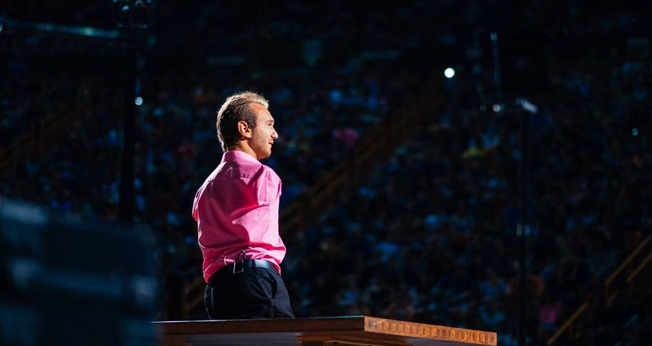 Nick Vujicic. (Foto: Reprodução/Facebook/Nick Vujicic)