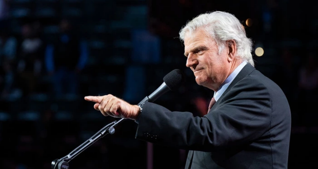 Franklin Graham na turnê ‘God Loves You’ em Birmingham, Inglaterra. (Foto: Associação Evangelística Billy Graham)
