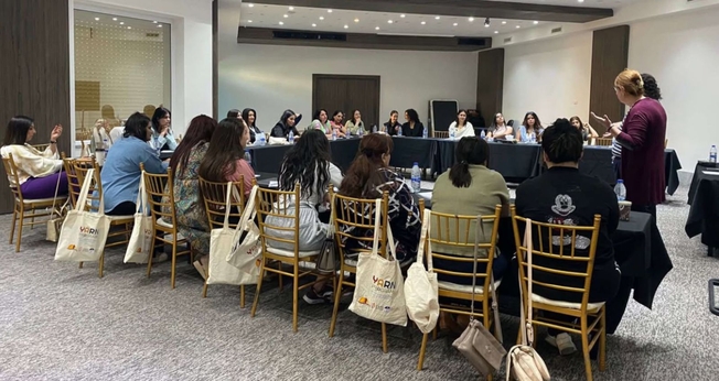 Os estudantes na faculdade. (Foto: Reprodução/Instagram/Bethlehem Bible College)