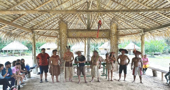 Indígenas da tribo Tapirayawara. (Foto: Reprodução/Edson Jara/Notícias Adventistas)