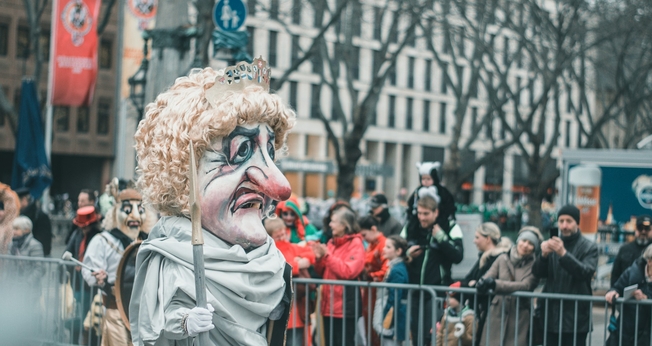 Carnaval de rua na Alemanha. (Foto ilustrativa: Unsplash/mohammed alorabi)