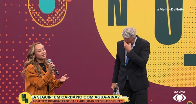 Otaviano e Bruna Karla. (Foto: Reprodução/YouTube/Melhor da Noite).