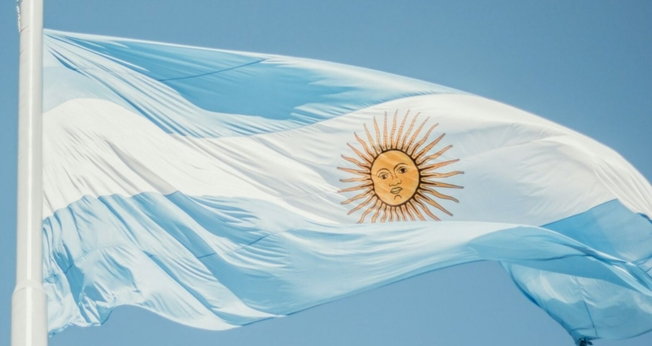 Bandeira do país. (Foto: Unsplash/Angelica Reyes)