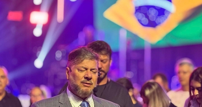 Joel Engel durante o Alinhamento Profético 2025. (Foto: Ministério Engel)