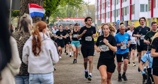 O grupo “Run for Jesus” evangelizou durante a Maratona de Roterdã. (Foto: Instagram/Run for Jesus).