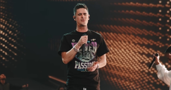 Kristian Stanfill. (Foto: Reprodução/YouTube/Passion Music).