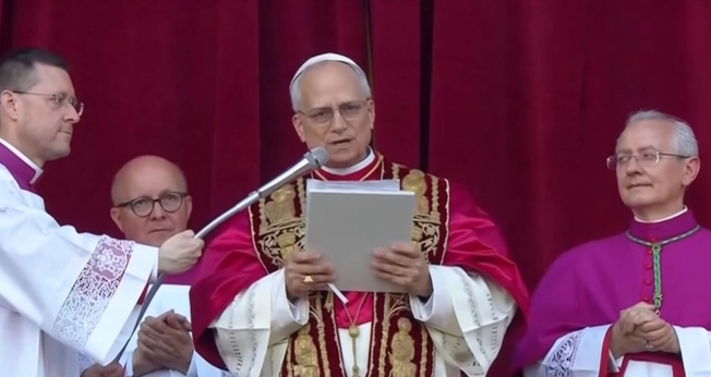 Papa Leão XIV em seu primeiro discurso. (Foto: Reprodução/YouTube/g1)