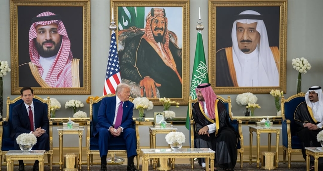 Trump se reúne em Riade com o príncipe herdeiro Mohammed bin Salman. (Foto: White House)