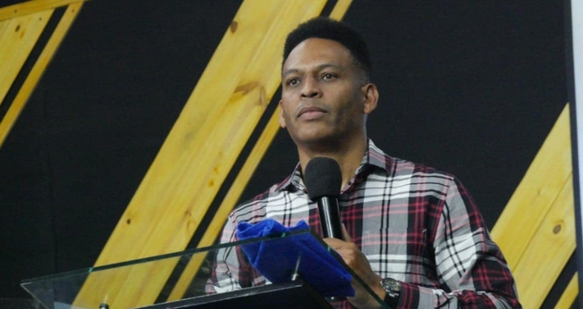 Alain Toledano Valiente está exilado nos EUA desde 2022. (Foto: Facebook/Alain Toledano Valiente).