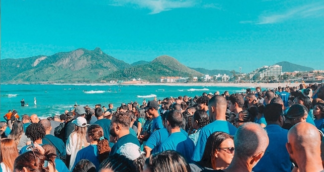 Os novos convertidos deram testemunho público de sua fé em Jesus. (Foto: Instagram/Igreja Batista Atitude).