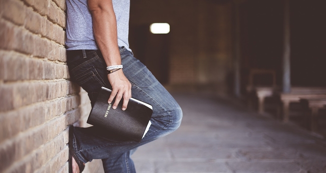 O relatório ‘Estado da Bíblia’ analisa anualmente a relação dos americanos com as Escrituras, a igreja e a fé. (Foto ilustrativa: Pexels)