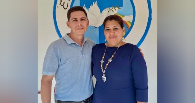 Os pastores Luis Guillermo Borjas e Roxana Rojas. (Foto: CSW).