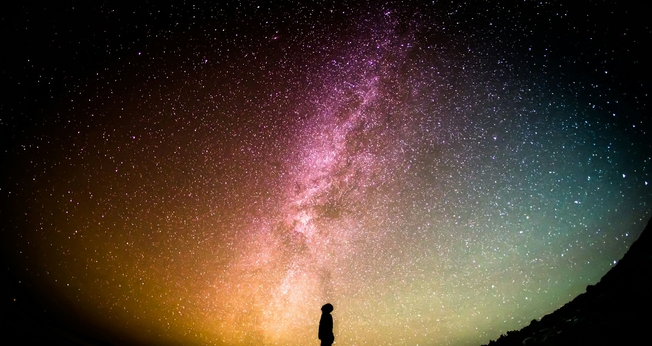 O estudo entrevistou uma amostra representativa de 9.593 adultos nos EUA. (Foto: Unsplash/Greg Rakozy)