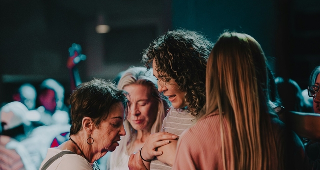 Aliança Evangélica afirma que o relatório contraria a ideia do declínio da igreja. (Foto: Unsplash/Elianna Gill)