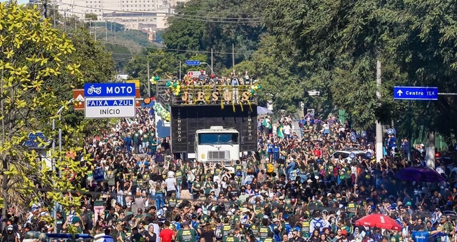 Multidão na 33ª edição da Marcha para Jesus. (Fotos: Fotografia Renascer)