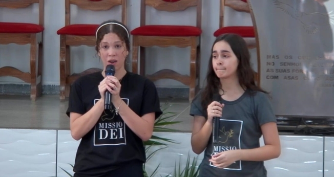 Karol Boldt viveu uma transformação. (Foto: Reprodução/YouTube/ Livres Para Adorar). 