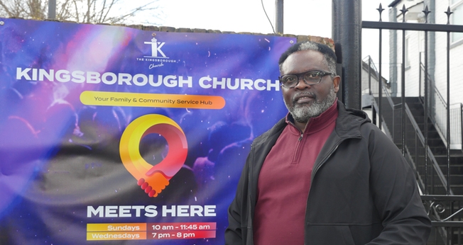 Pastor Tunde, líder da Kingsborough Church, em Uxbridge. (Foto: Christian Concern)