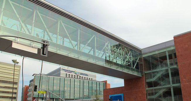 Fachada do Hospital Infantil de Los Angeles. (Foto: Wikipedia)