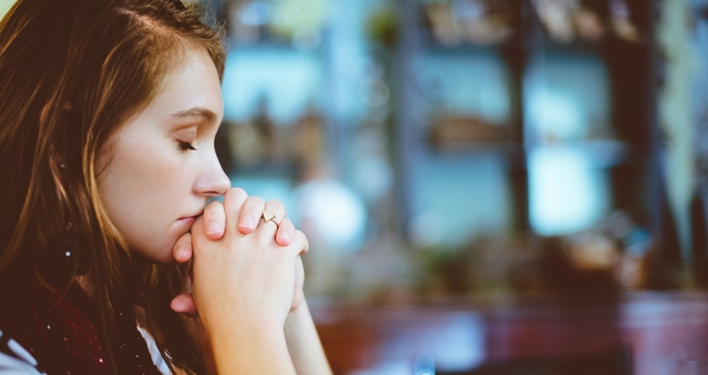 Os dados também indicam que cristãos tendem a atribuir maior importância à vida comunitária. (Foto: Unsplash/Ben White)