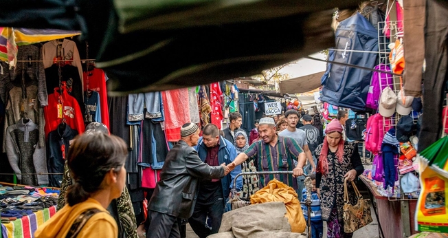 Mercados na Ásia Central onde Ross e Dianna Evans evangelizam. (Foto: Reprodução/IMB)