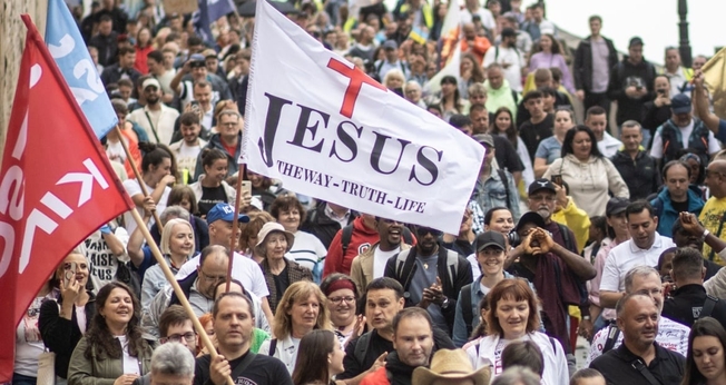 Um momento da Marcha de Jesus de 2 de agosto de 2025, em Praga. (Foto: Facebook/Jesus Pochod)