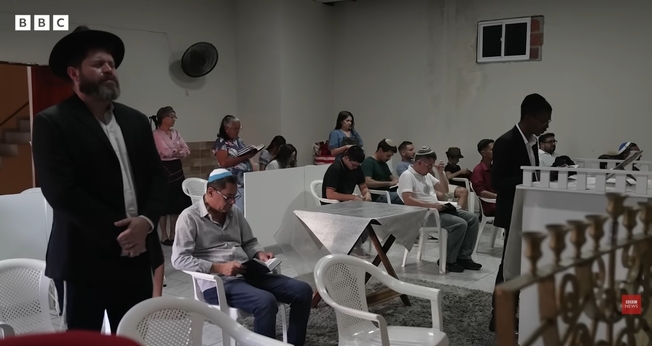 Milhares de nordestinos se converteram ao judaísmo. (Foto: Reprodução/YouTube/BBC News Brasil).