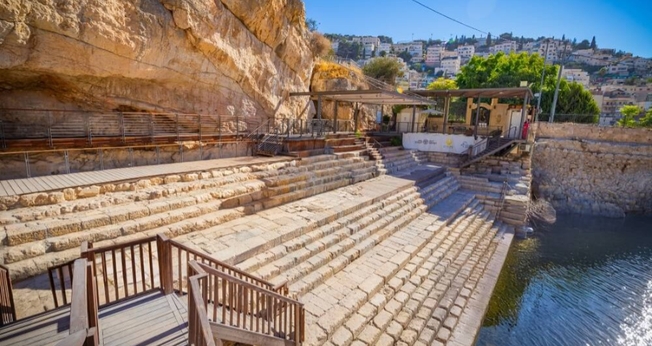 Escavação no Tanque de Siloé. (Foto: Instagram/City Of David).
