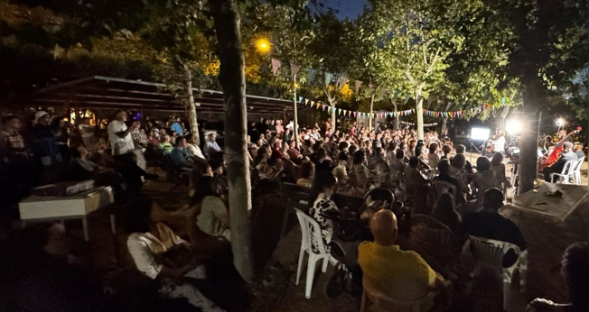 A multidão no concerto. (Foto: Reprodução/Junta de Missões Mundiais)