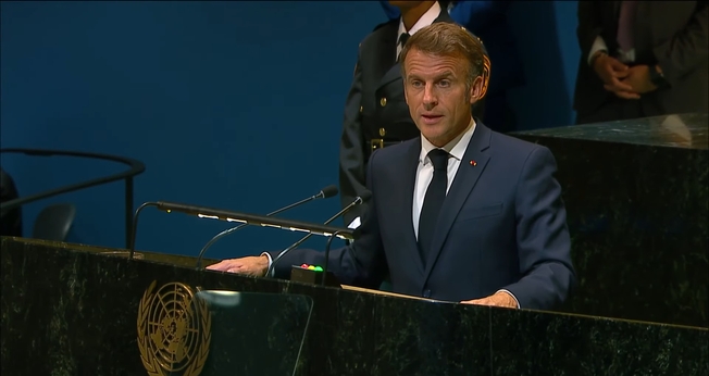 O presidente francês Emmanuel Macron discursa no plenário da 80ª Assembleia Geral da ONU, em Nova York. (Captura de tela/YouTube/ONU)