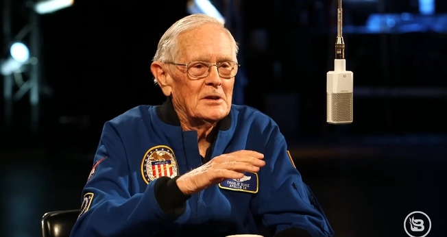 Charlie Duke. (Foto: Reprodução/YouTube/Glenn Beck).