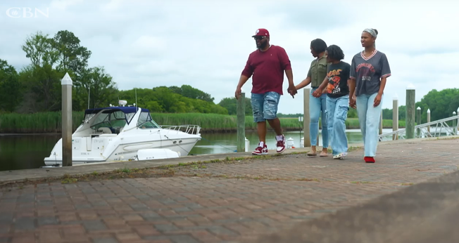 A família. (Foto: Reprodução/CBN News)