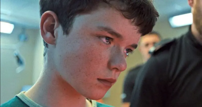 O ator Owen Cooper em cena da série “Adolescência”. (Imagem: Divulgação/Netflix)
