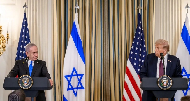 Donald Trump e Benjamin Netanyahu em anúncio do plano de paz para Gaza. (Foto Oficial da Casa Branca/WhiteHouse.gov)