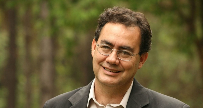 O psiquiatra e escritor Augusto Cury é conhecido por unir neurociência e espiritualidade em suas obras. (Foto: Wikipedia)