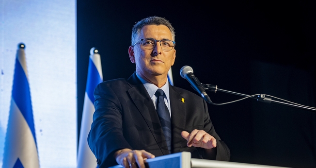 O ministro das Relações Exteriores de Israel, Gideon Saar. (Foto: Wikimedia Commons/DedaSasha).